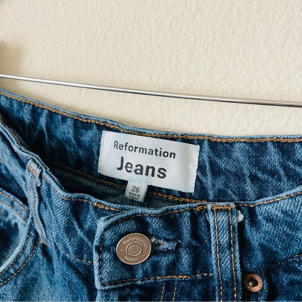Reformation SIZE 26 Noa Ultra High rise barrel jeans in dark wash ‘Hemlock’ - Picture 3 of 6